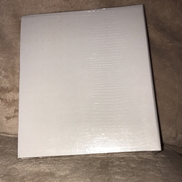 Pioneer photo album 2000 sealed in plastic white with gold accent - Picture 3 of 8